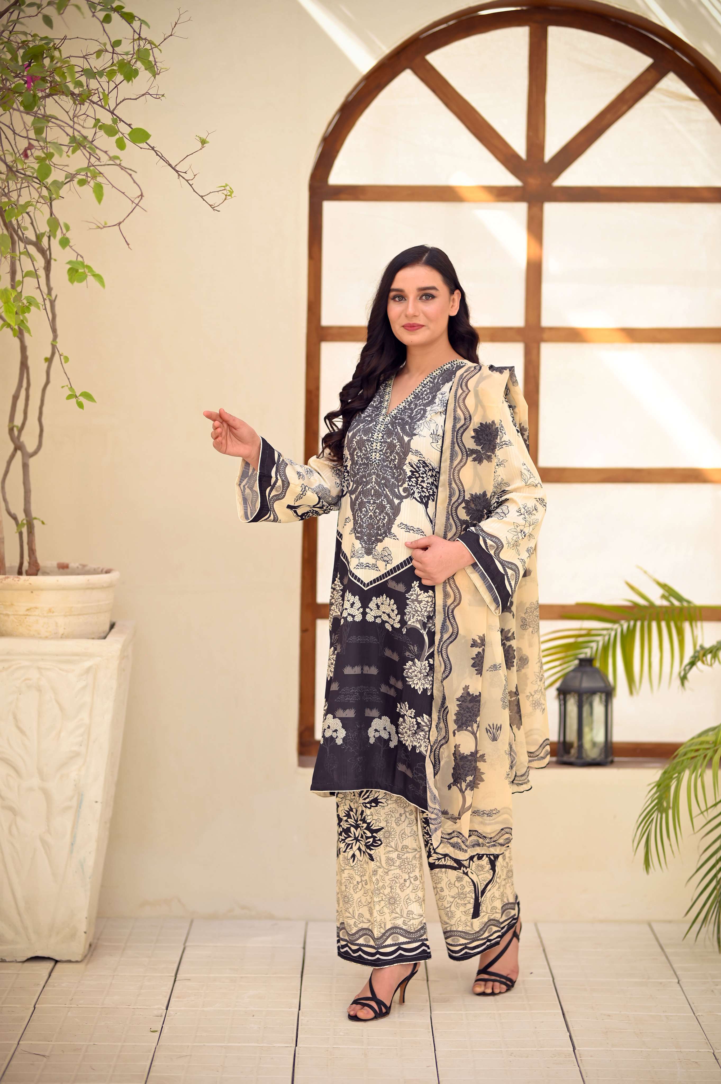 Elara Pearl Digital Swiss Lawn 3-Piece Suit