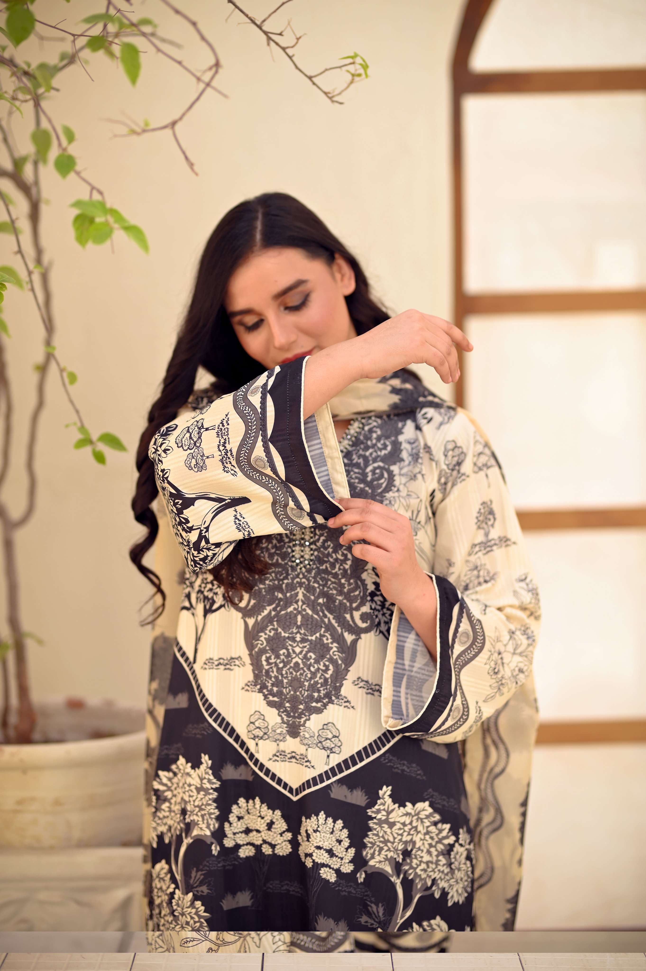 Elara Pearl Digital Swiss Lawn 3-Piece Suit
