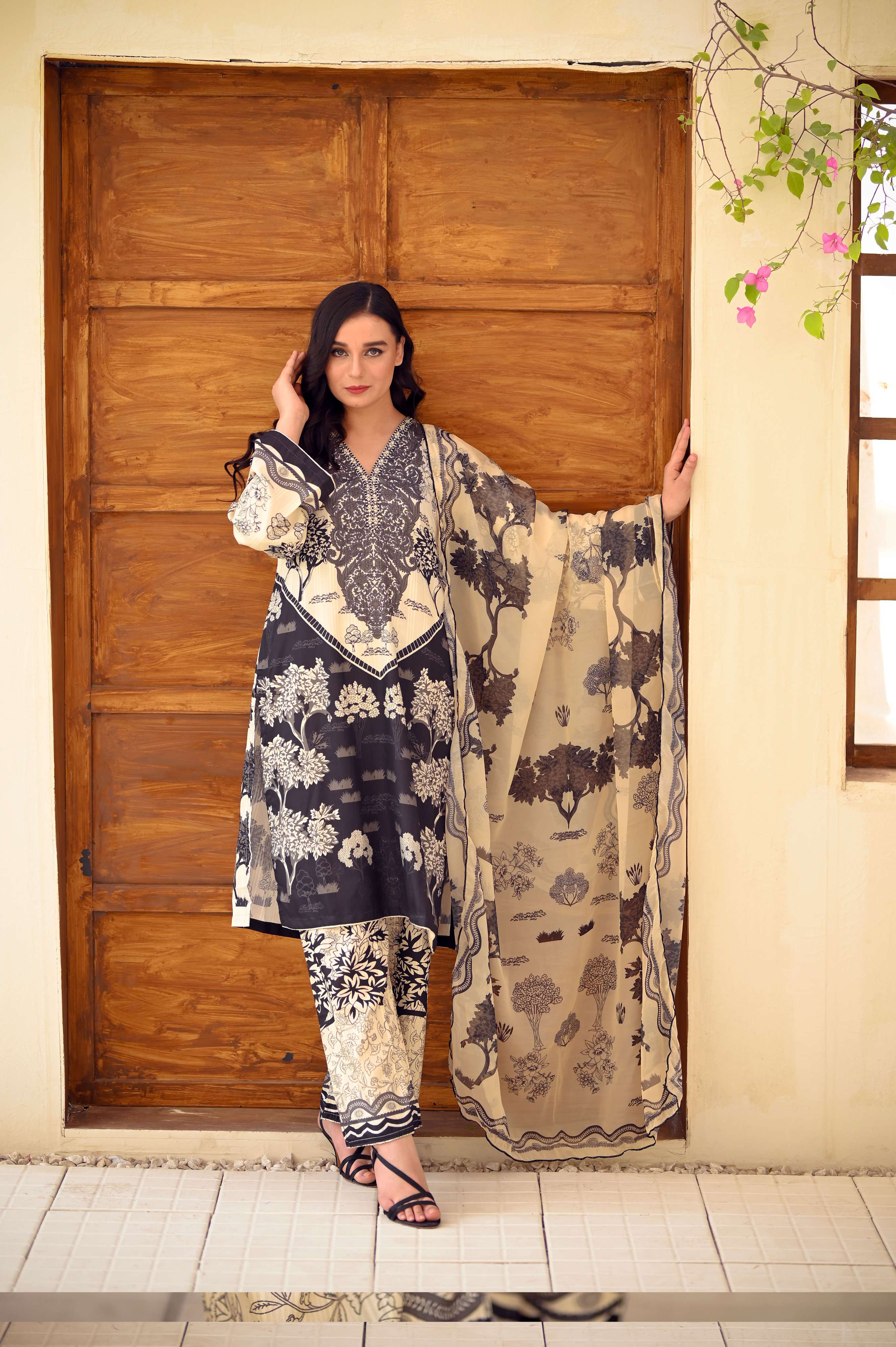 Elara Pearl Digital Swiss Lawn 3-Piece Suit